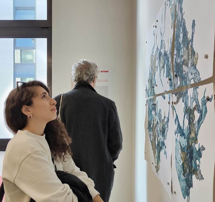 Alta Fragmenta Itineris: il pubblico davanti all’opera in mostra